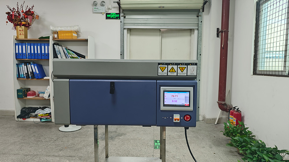 桌上型氙灯老化箱在材料耐候性测试中的典型应用