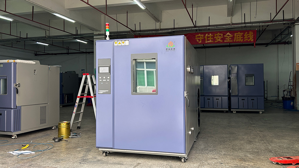 高低温湿热交变试验箱的作用与应用解析